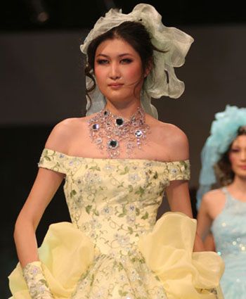 2018世界杯_2018蔡美月婚纱秀