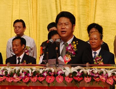 开幕--富民时装网-信息中心-服装信息、布料辅