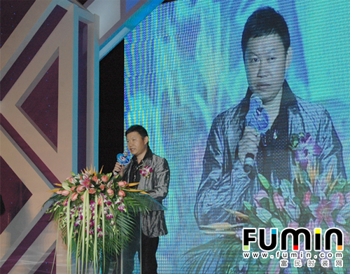 之夜--富民时装网-信息中心-服装信息、布料辅