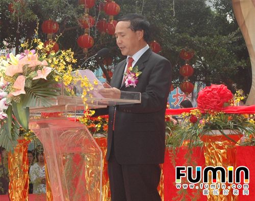 辉煌--富民时装网-信息中心-服装信息、布料辅